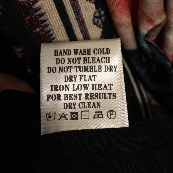 • Floral Kimono • - Picture 6 of 7